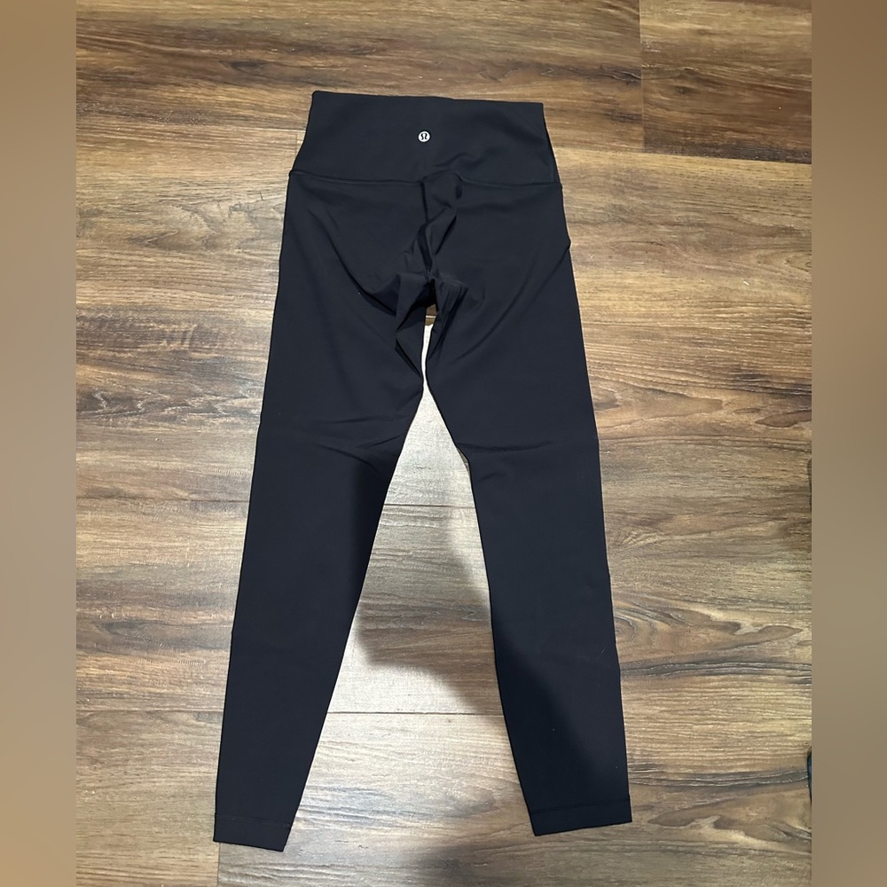 Women’s black Lululemon Align leggings 25” size 6